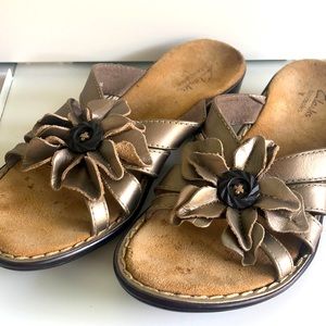 Floral silver/gold CLARKS sandal